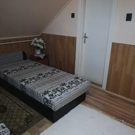 Szoboszlofonix Vendeghaz Pensjonat *